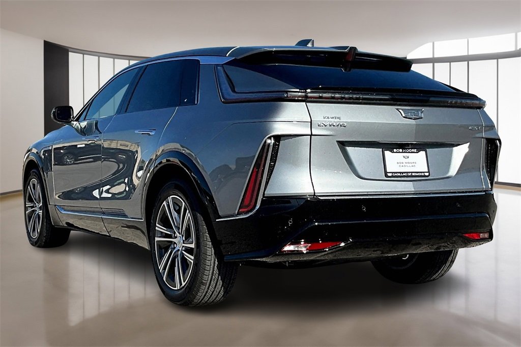 2025 Cadillac Lyriq Luxury photo 2