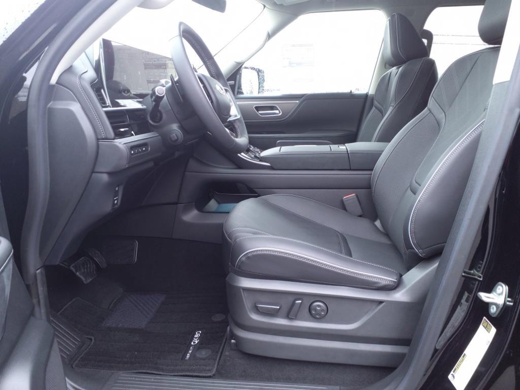 2025 Infiniti QX80 Luxe photo 4