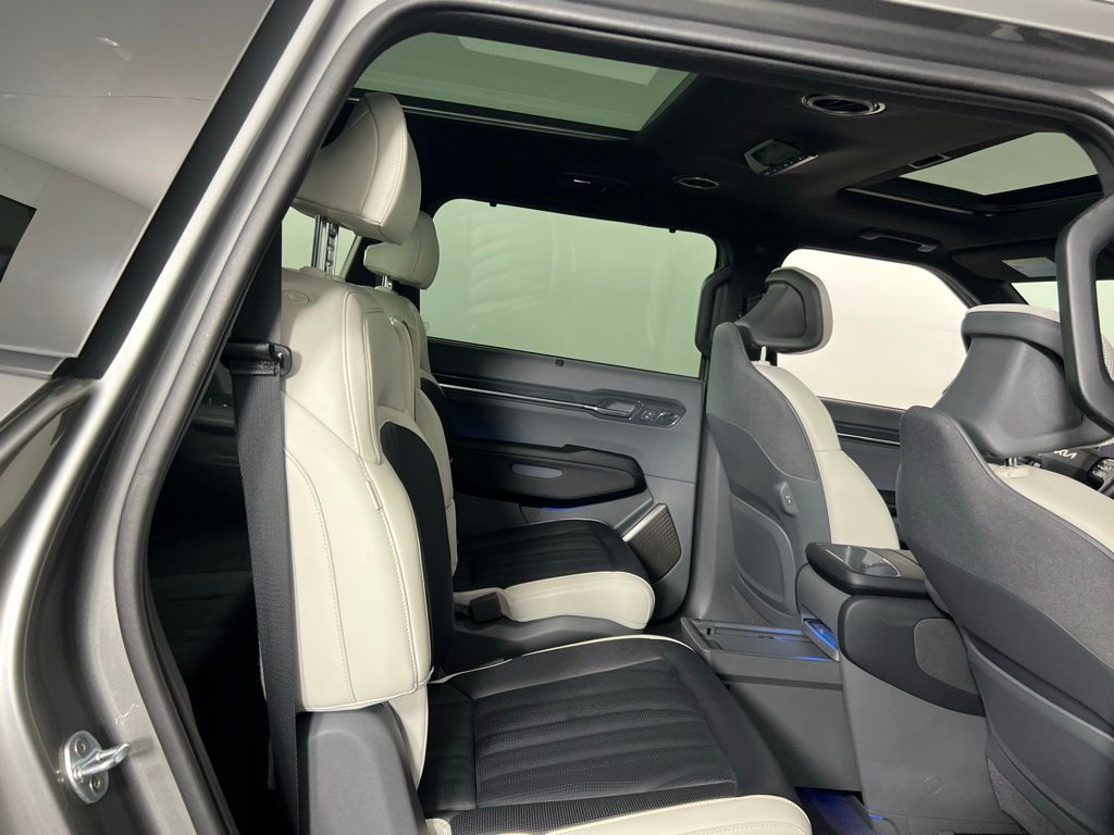 2024 Kia EV9 GT-Line photo 27