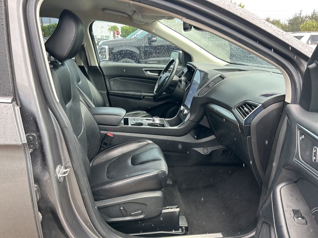 2022 Ford Edge Titanium photo 32