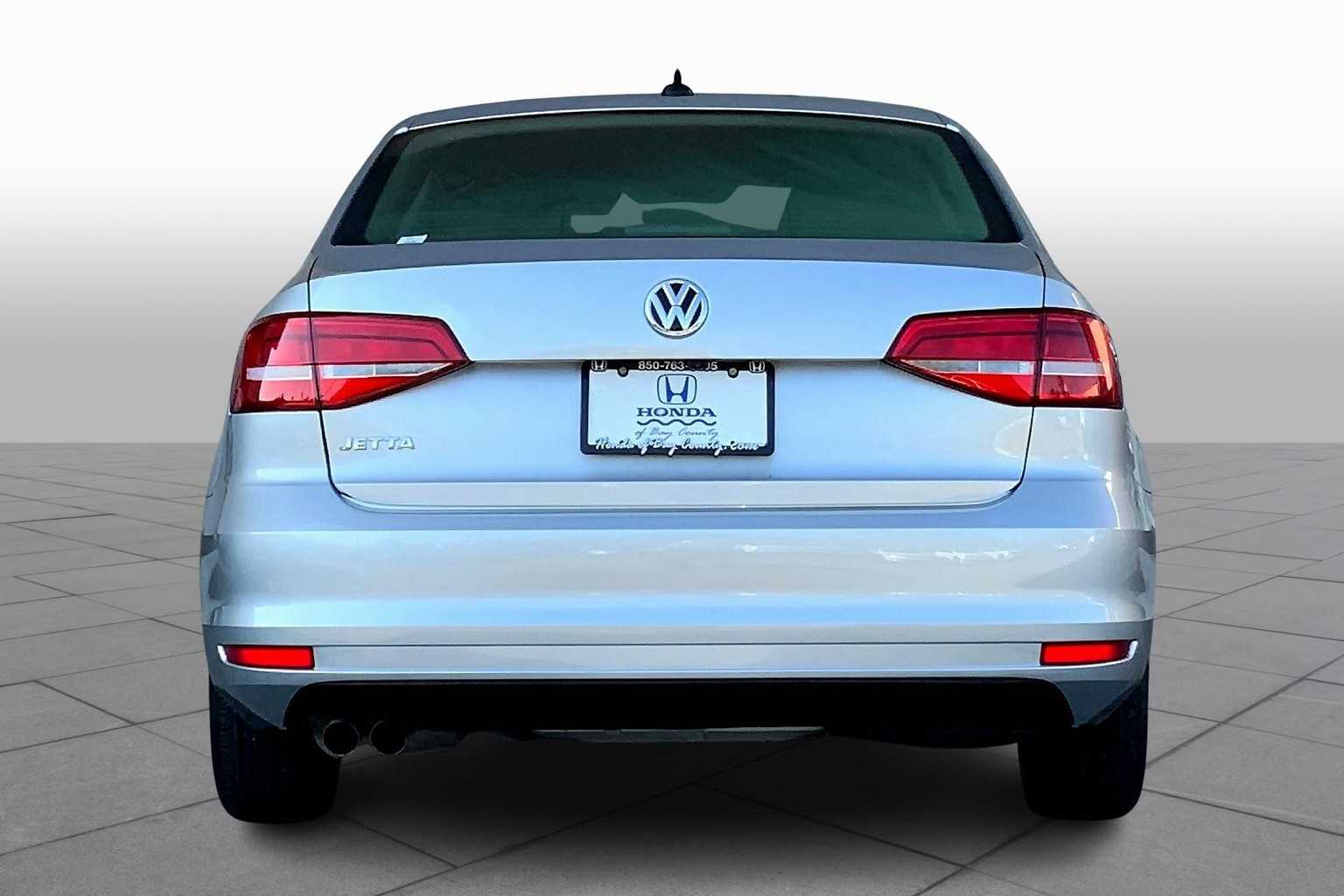 2015 Volkswagen Jetta 2.0 S photo 4