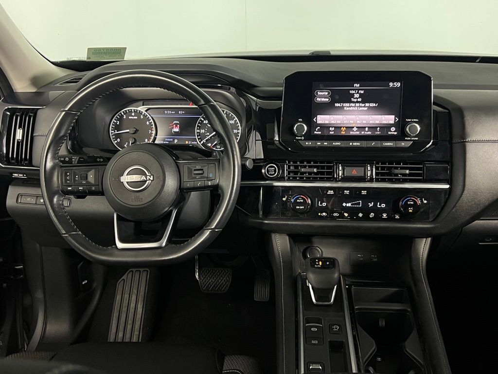 2022 Nissan Pathfinder SV photo 6