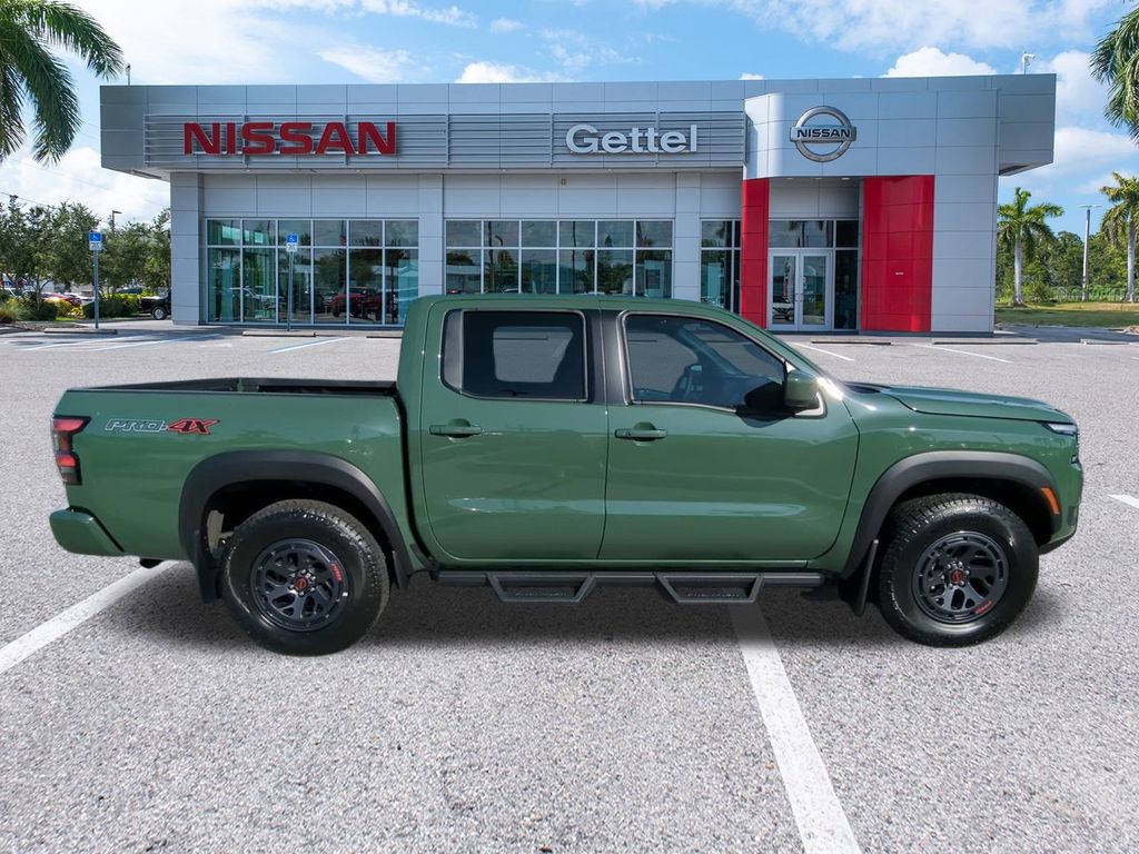 2025 Nissan Frontier PRO-4X photo 3