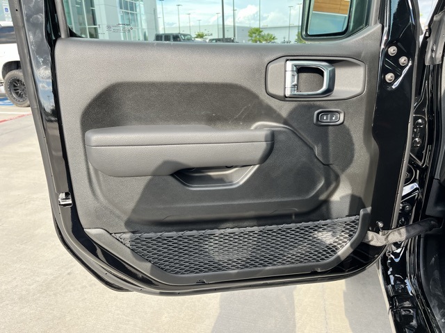 2025 Jeep Wrangler Sport photo 14