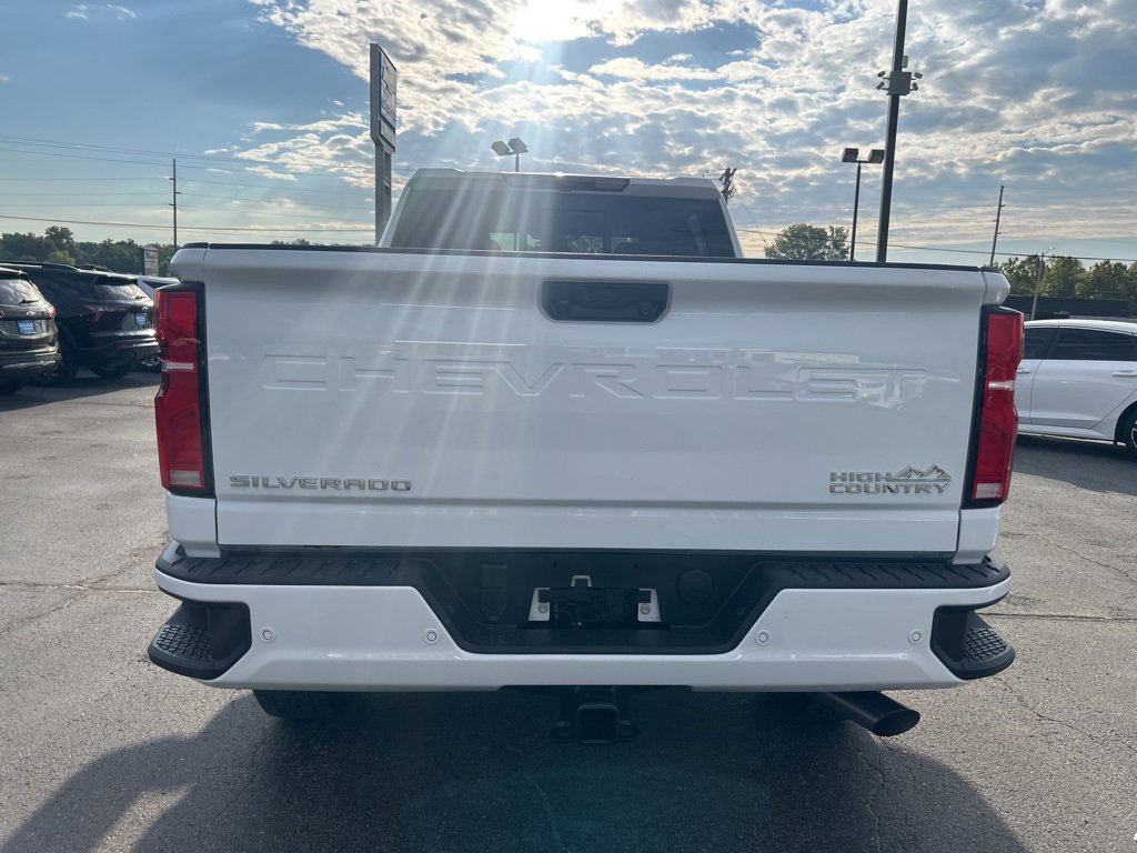 2025 Chevrolet Silverado 2500HD High Country photo 4
