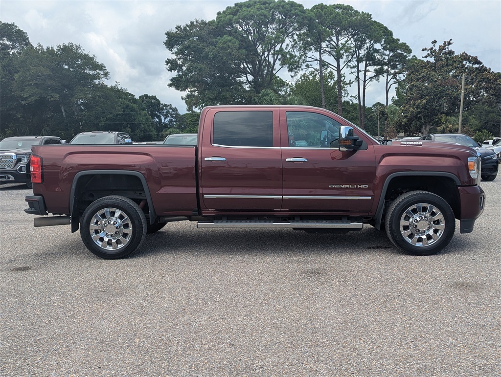 2017 Gmc Sierra 2500 HD Denali photo 2