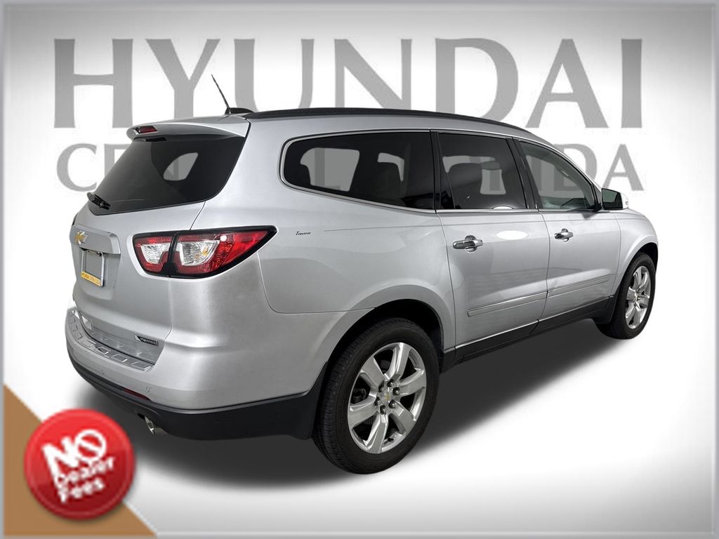2017 Chevrolet Traverse Premier photo 3