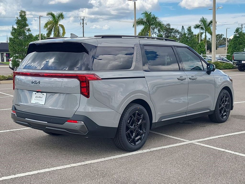 2026 Kia Carnival SX Prestige photo 5