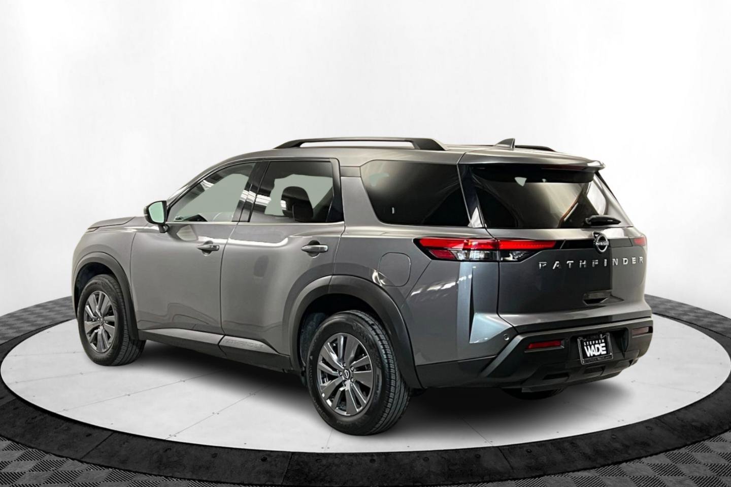 2025 Nissan Pathfinder SV photo 2