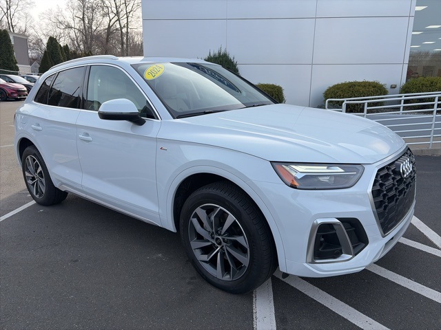 2024 Audi Q5 Premium Plus's photo