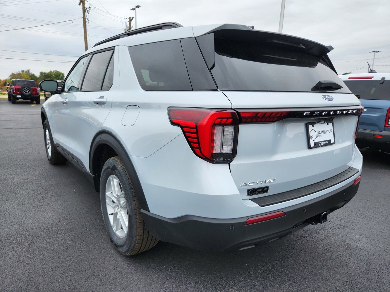 2026 Ford Explorer photo 4