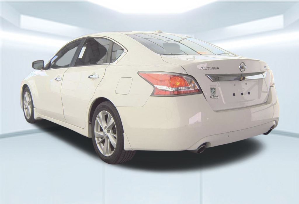 2015 Nissan Altima 2.5 SV photo 4