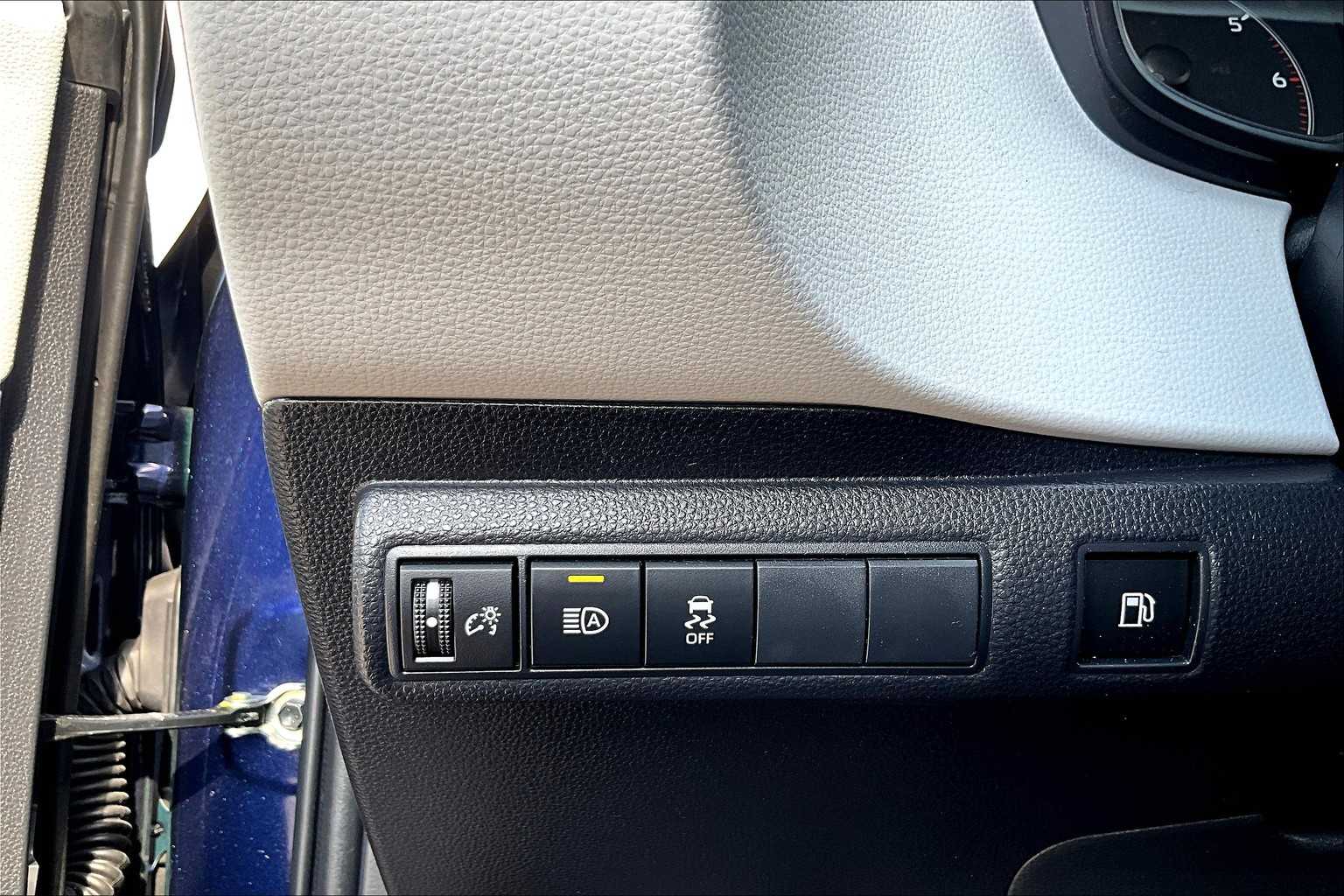 2024 Toyota Corolla XLE LE Premium SE photo 33