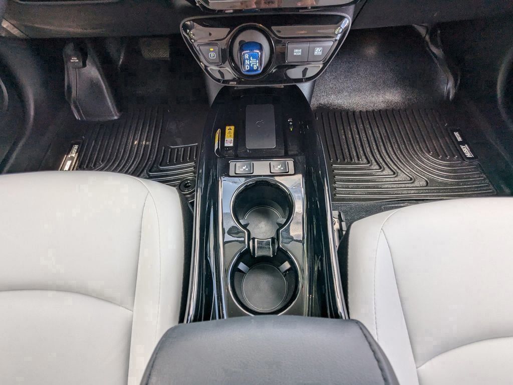 2022 Toyota Prius Limited photo 19