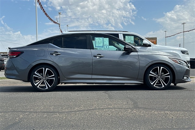 2022 Nissan Sentra SR photo 6