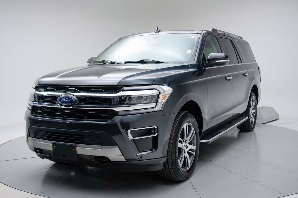 2022 Ford Expedition Limited's photo
