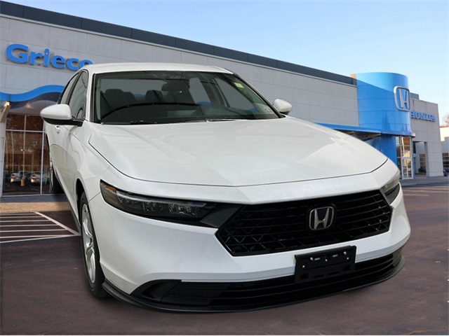 2025 Honda Accord LX photo 8