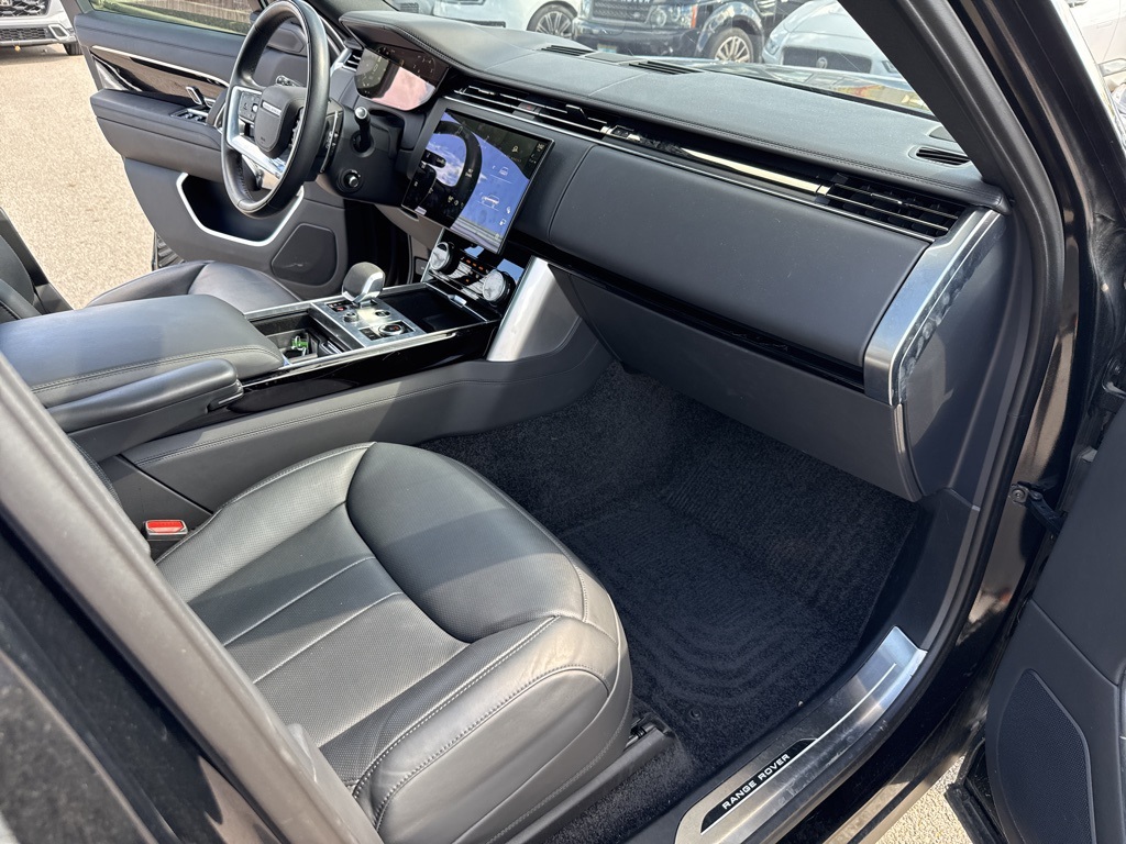 2023 Land Rover Range Rover SE photo 21