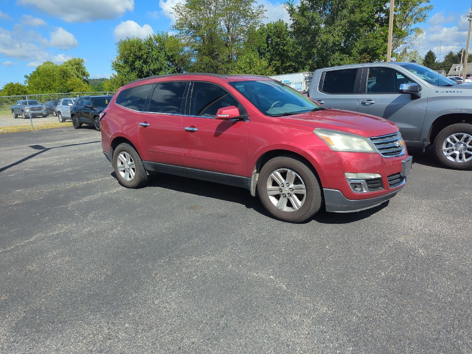 2013 Chevrolet Traverse 2LT photo 3