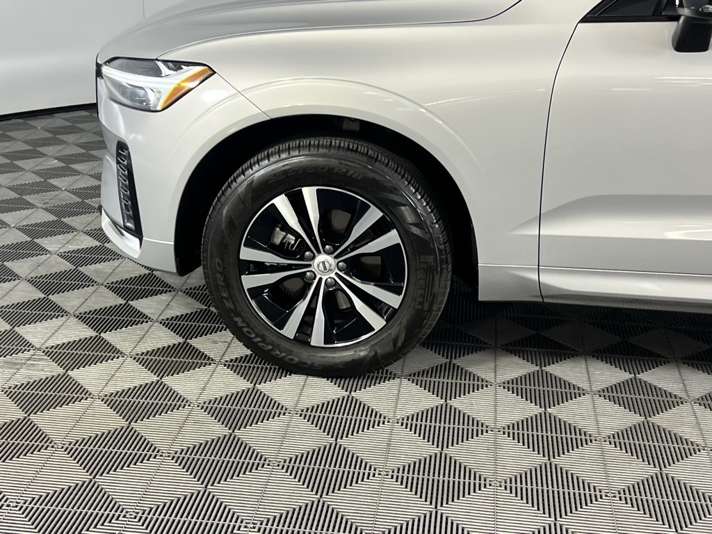 2024 Volvo XC60 B5 Core photo 8