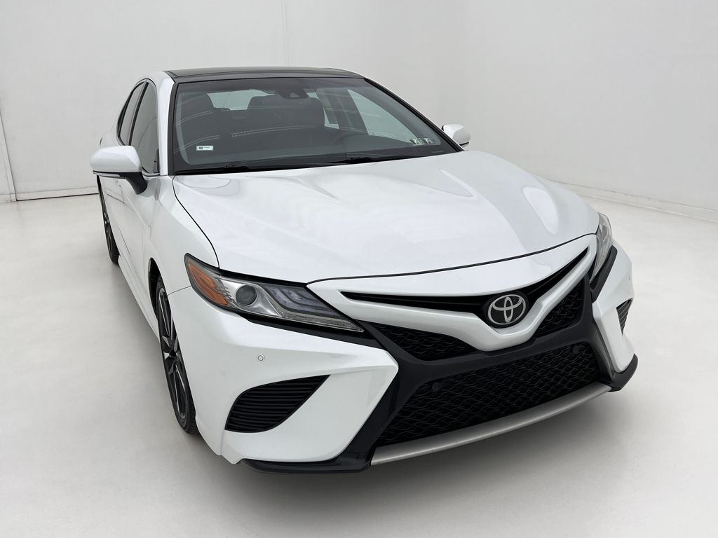 2018 Toyota Camry XSE photo 4