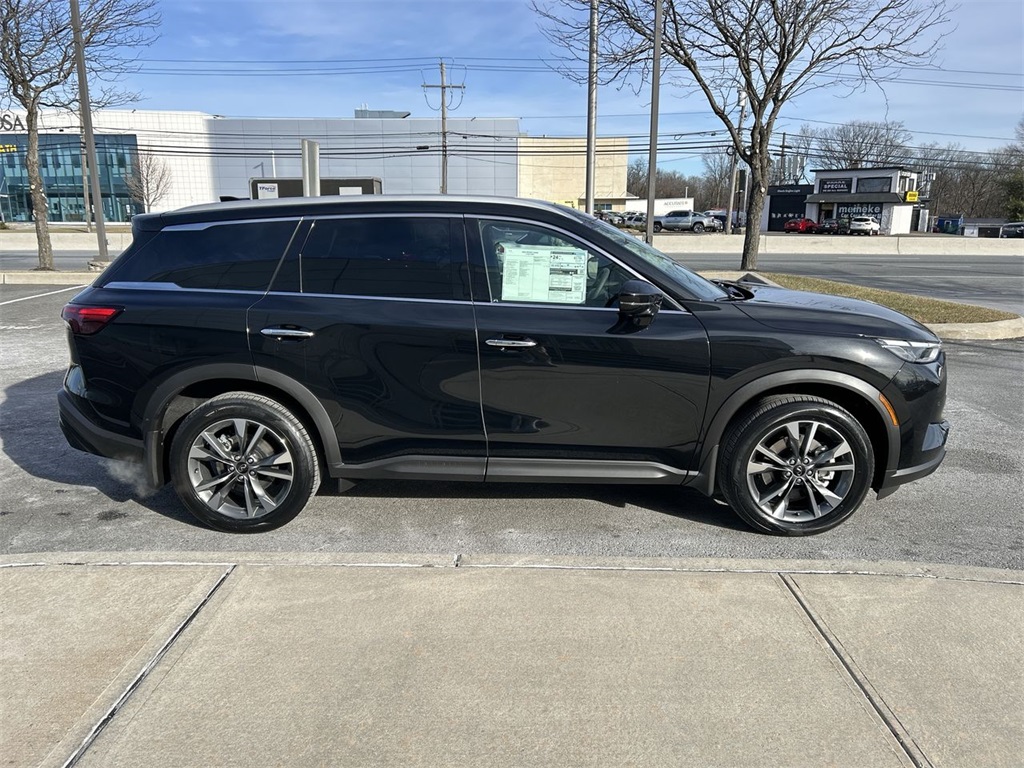 2025 Infiniti QX60 Luxe photo 3