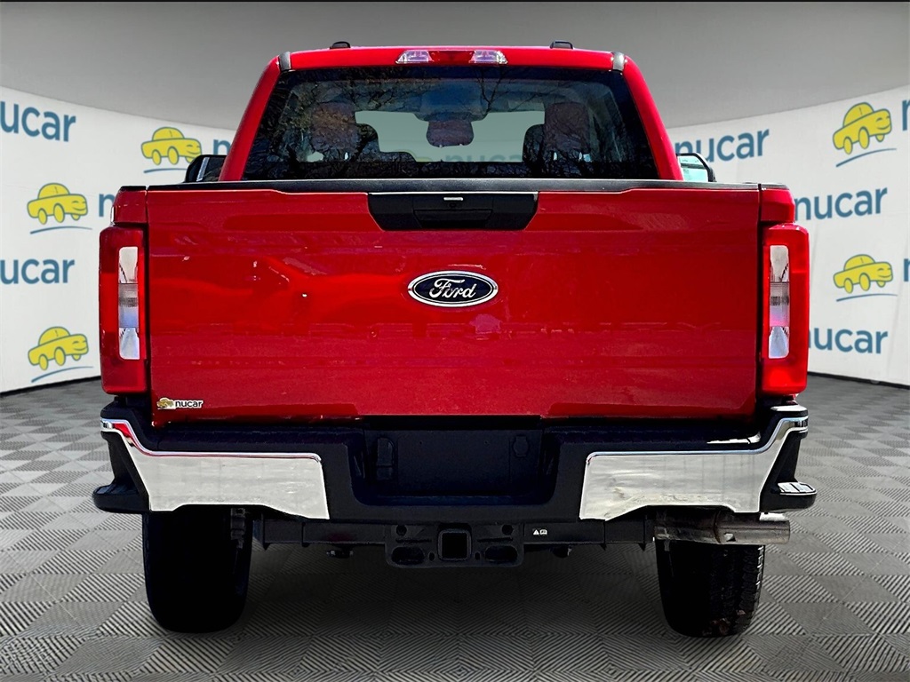 2025 Ford F-350 photo 4