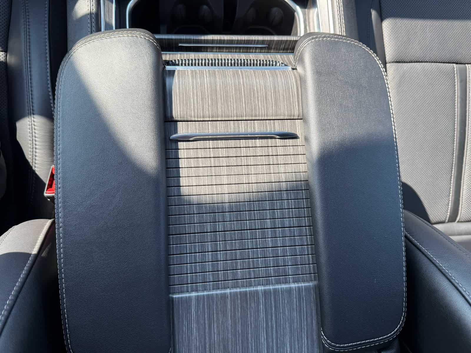2024 Jeep Wagoneer L Series III photo 29