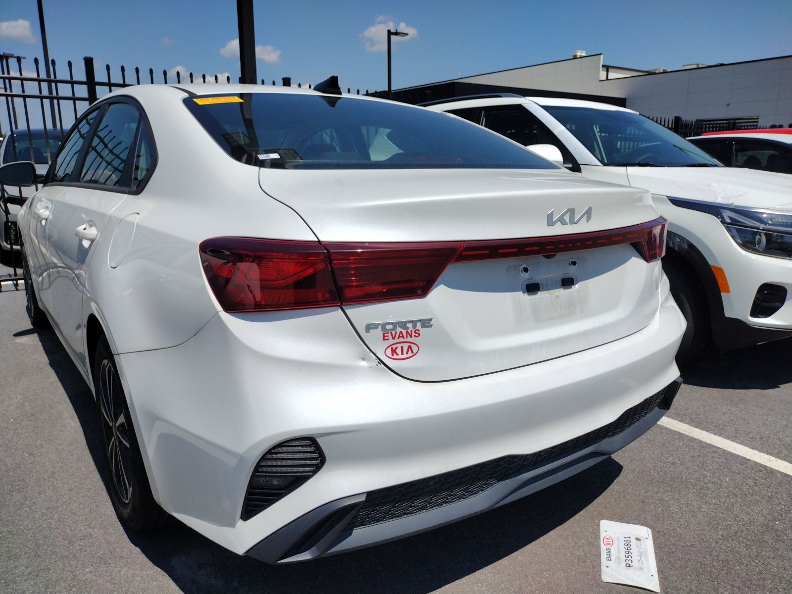 2022 Kia Forte LXS photo 3