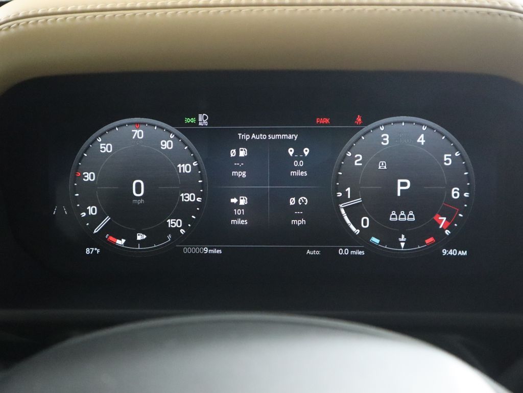 2025 Land Rover Defender 110 S photo 31