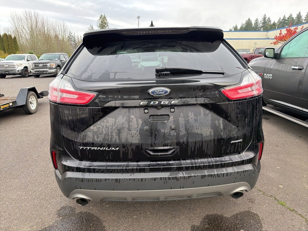 2022 Ford Edge Titanium photo 4