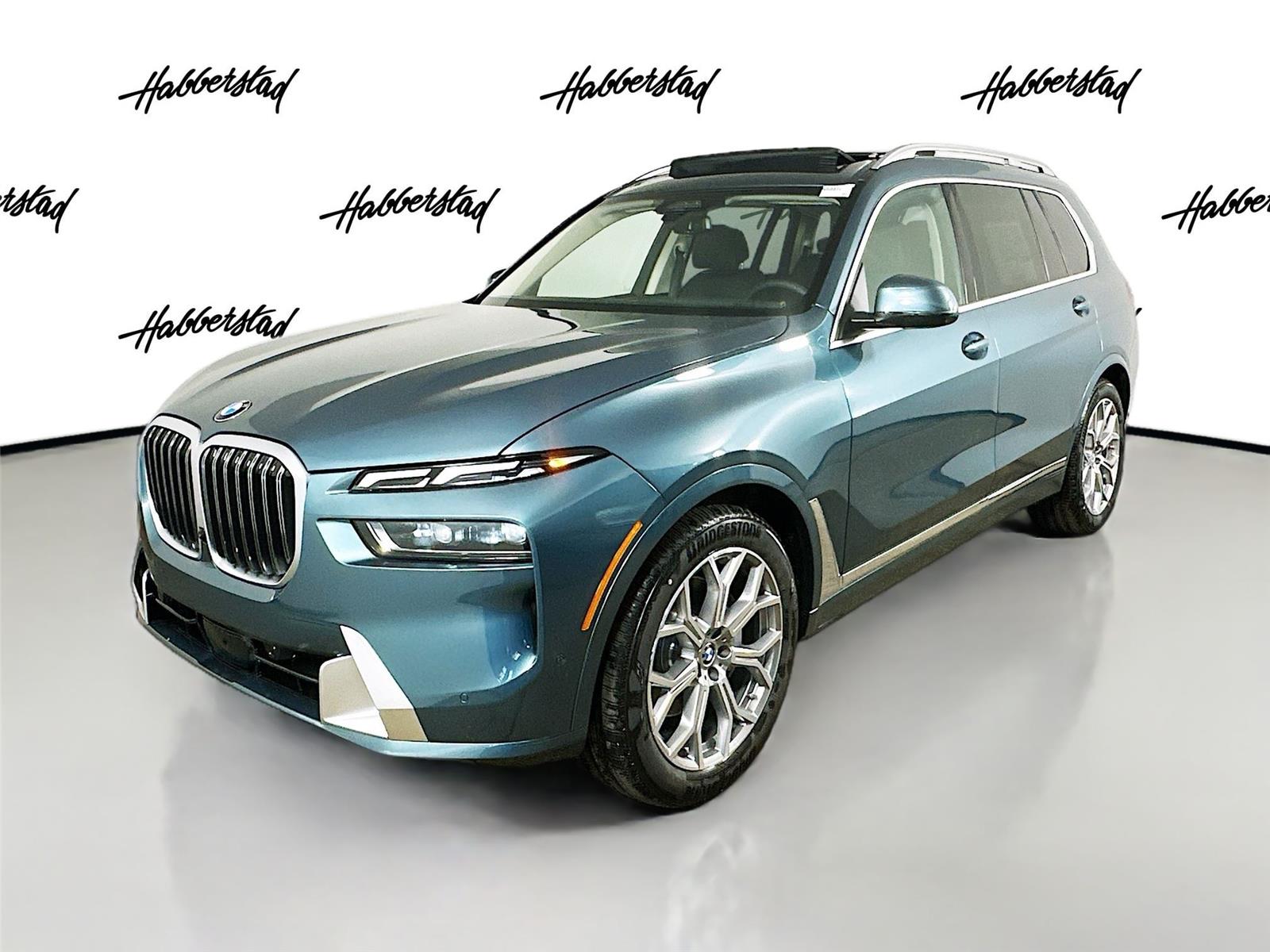 2026 BMW X7 40i's photo