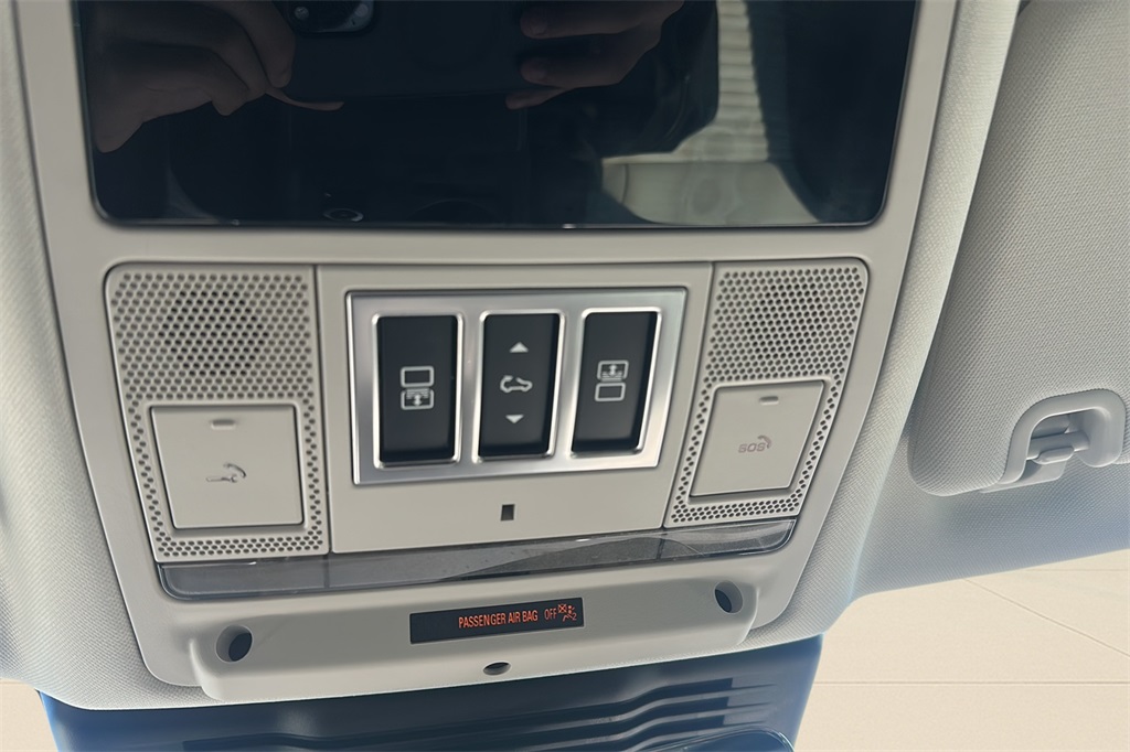 2025 Land Rover Discovery SE photo 29