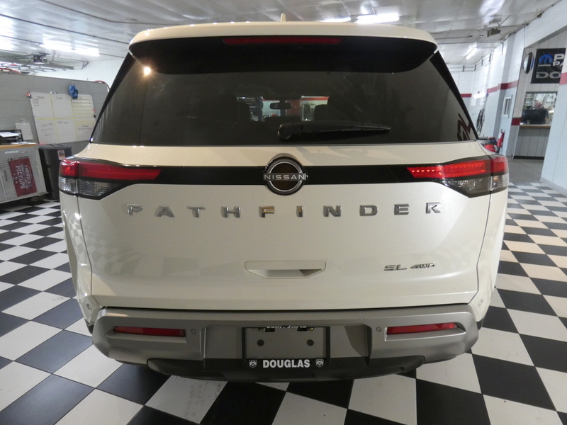 2022 Nissan Pathfinder SL photo 5