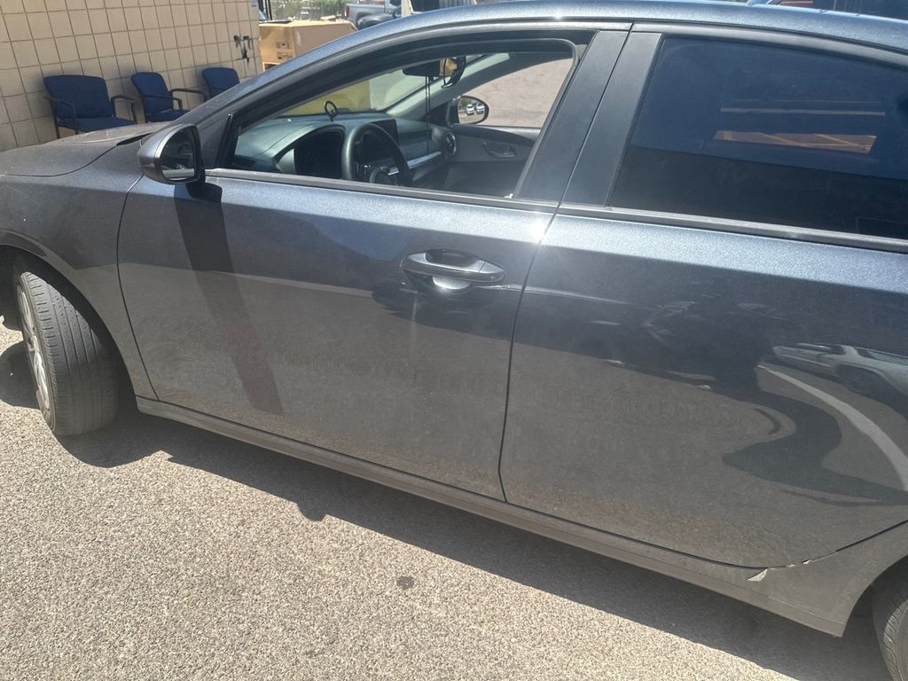 2023 Kia Forte LX photo 14