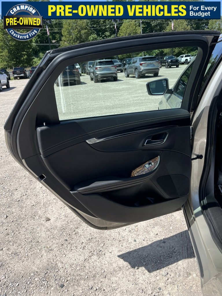 2014 Chevrolet Impala LTZ photo 16