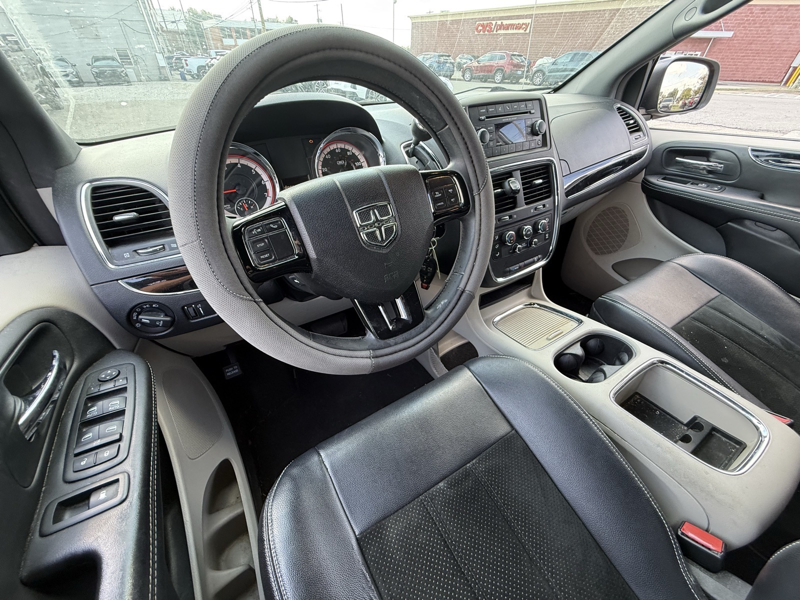 2014 Dodge Grand Caravan SXT photo 12