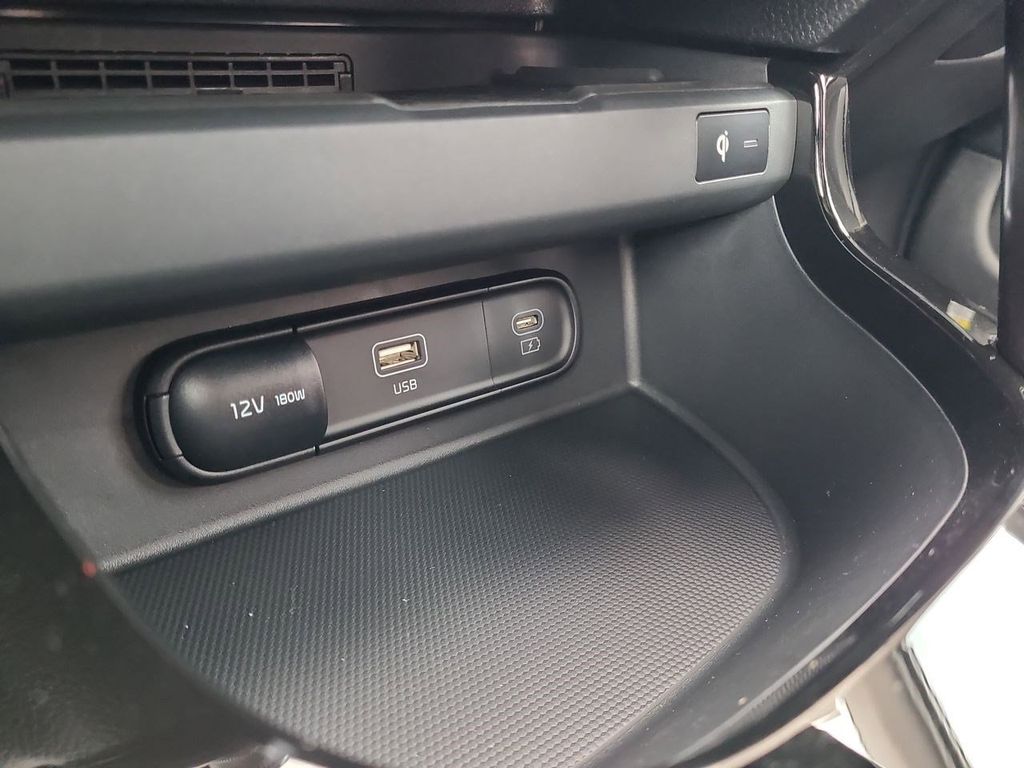 2026 Kia Seltos EX photo 21