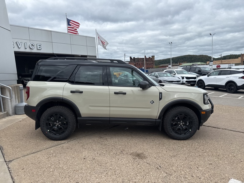 2025 Ford Bronco Sport Outer Banks photo 3