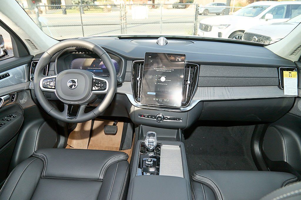 2026 VOLVO XC90 - Image 23