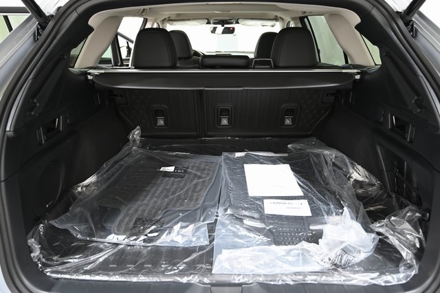 2025 Subaru Outback Limited photo 16