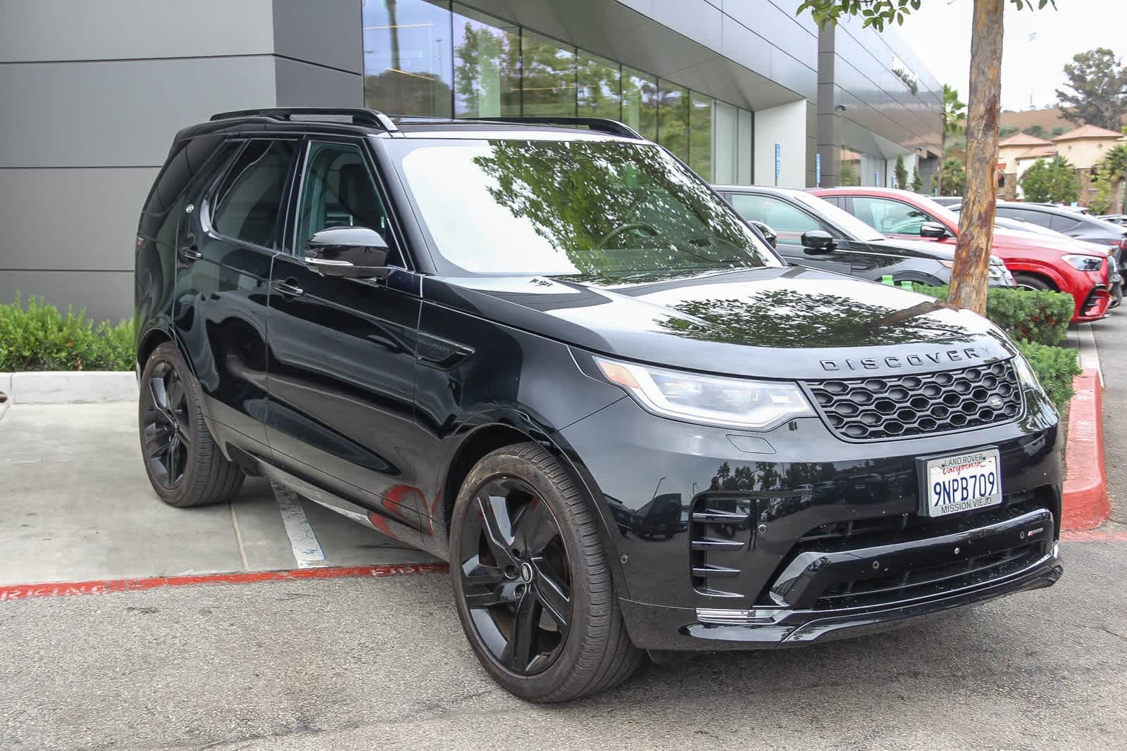 2023 Land Rover Discovery S R-Dynamic photo 3