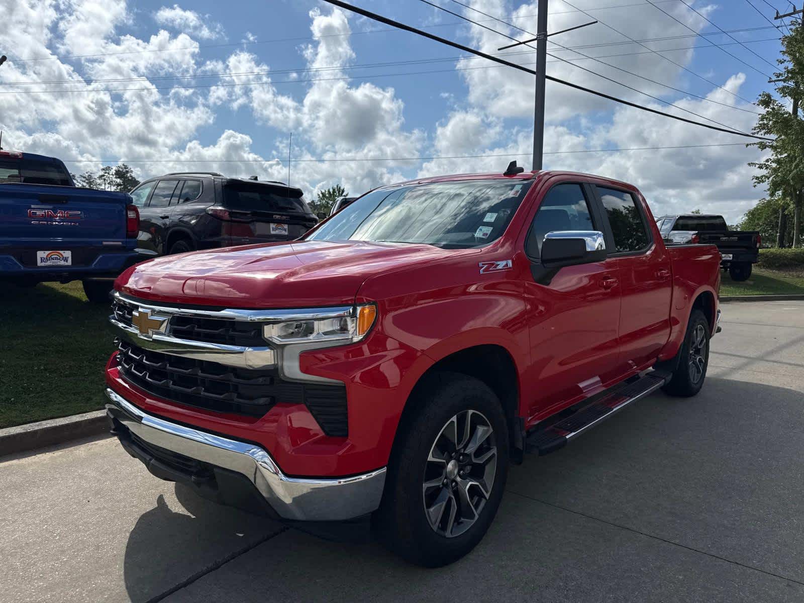 2023 Chevrolet Silverado LT photo 3