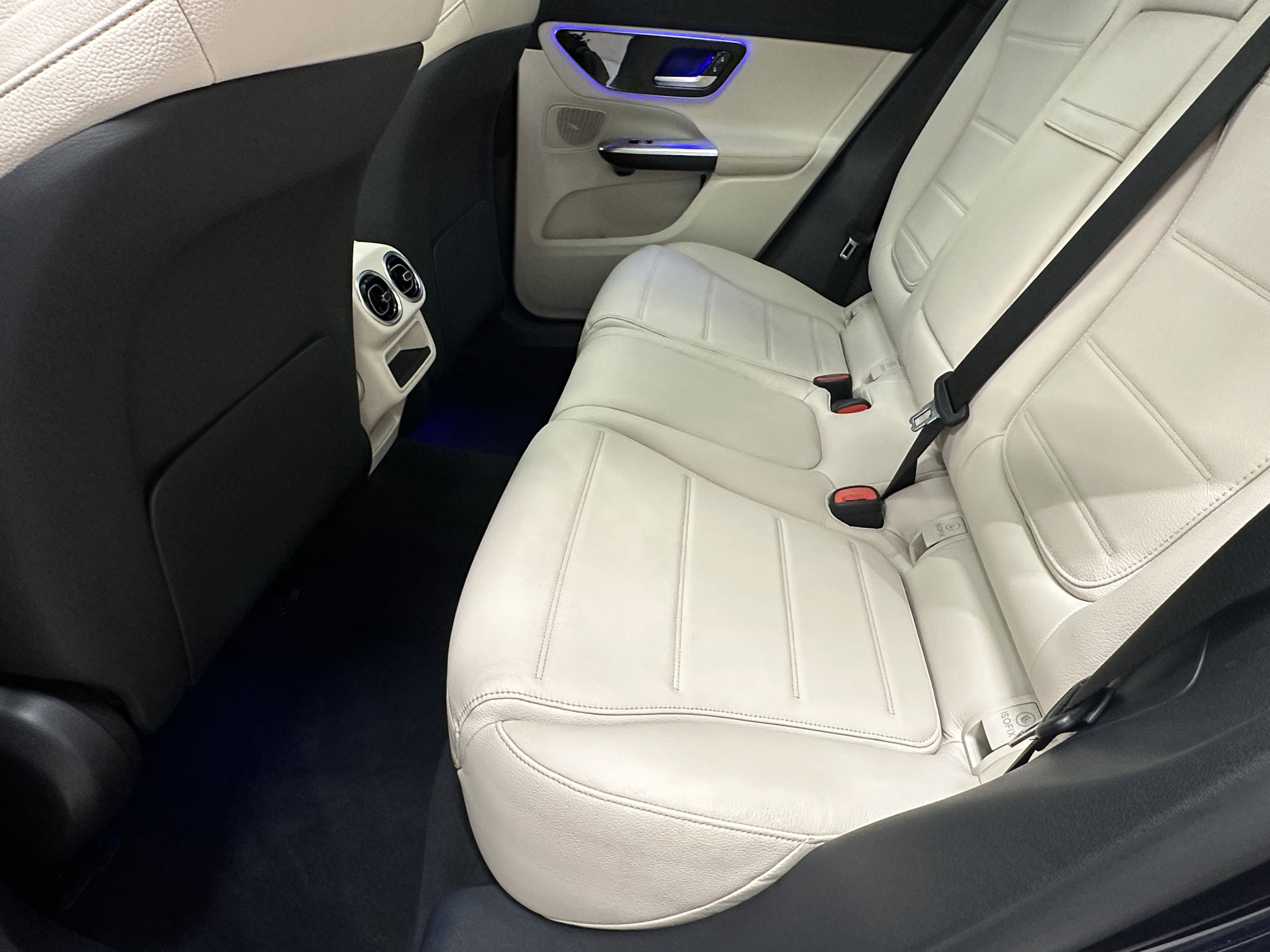 2024 Mercedes Benz GLC 300 photo 12
