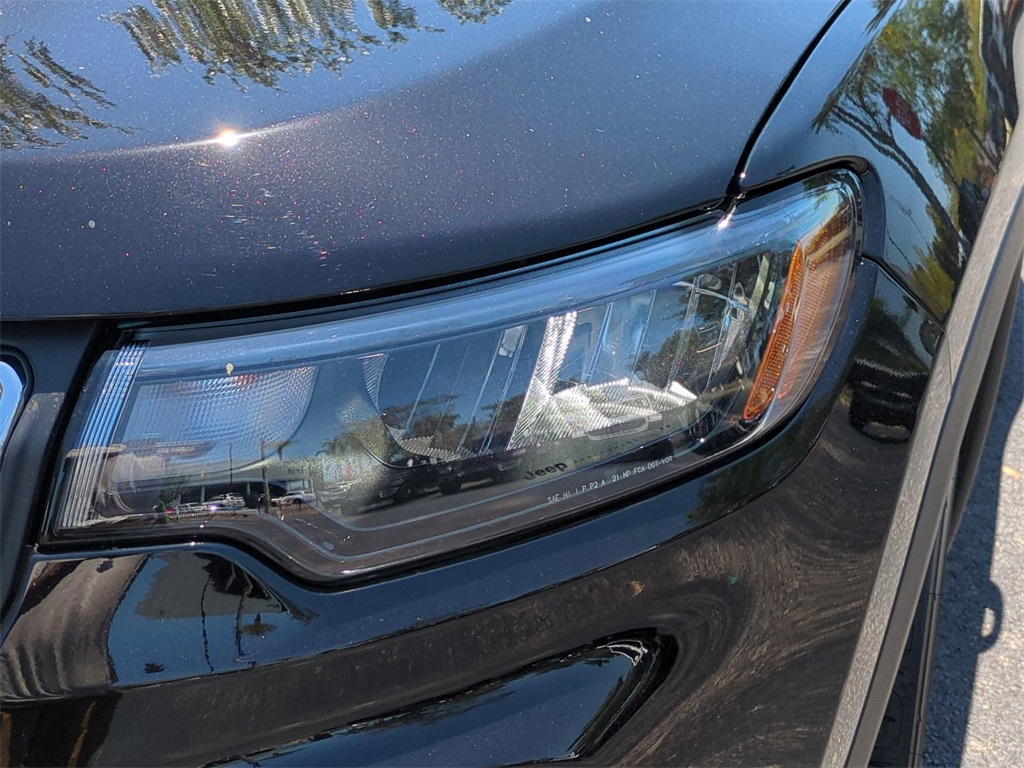 2025 Jeep Compass Latitude photo 8