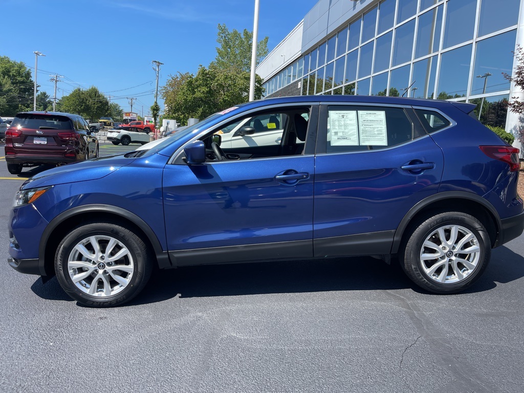 2021 Nissan Rogue Sport S photo 2