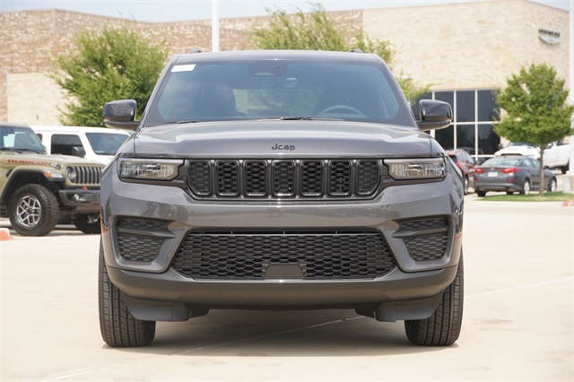 2025 Jeep Grand Cherokee Altitude X photo 2