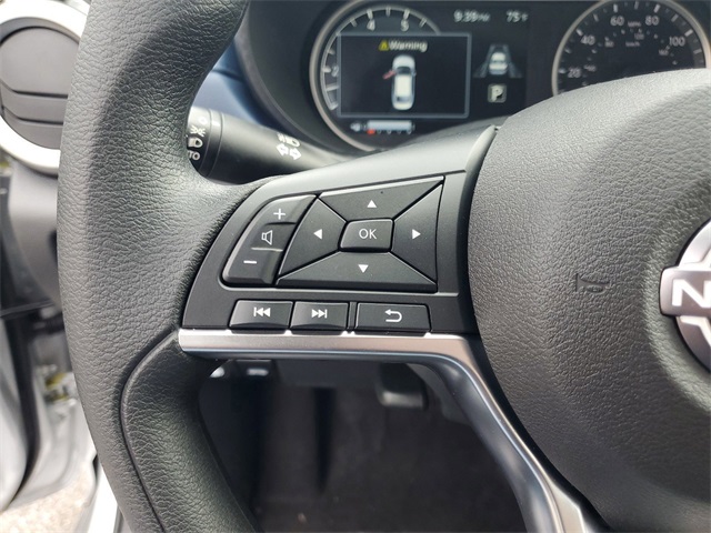 2025 Nissan Versa SV photo 11