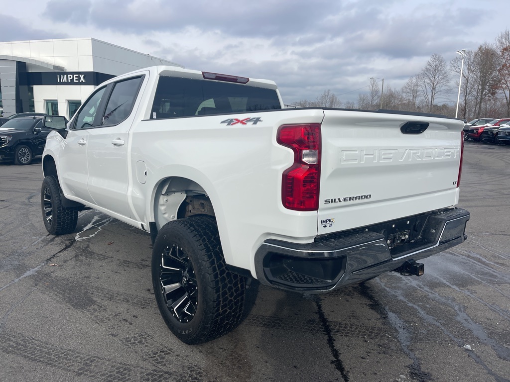 2025 Chevrolet Silverado 1500 LT photo 3