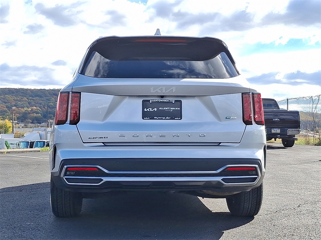 2022 Kia Sorento Hybrid S photo 2
